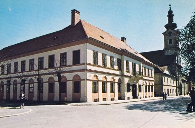 Gradski Muzej Bjelovar 2.-Zgrada-gradskog-magistrata-(danas-Gradski-muzej).jpg